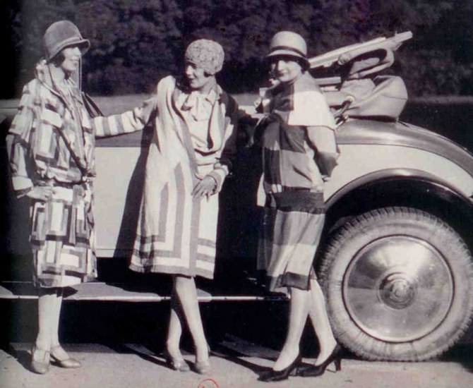 Delaunay-flappers-with-automobiles